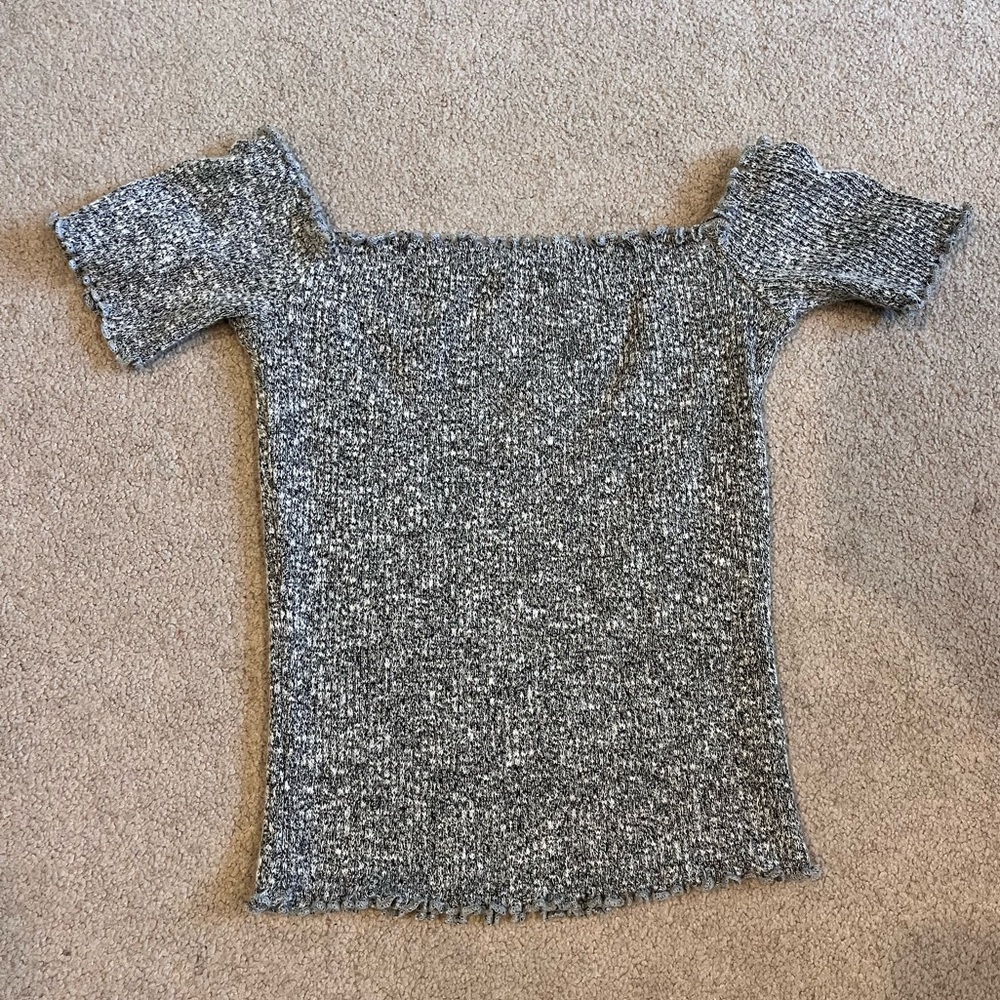 light gray scrunched crop tee